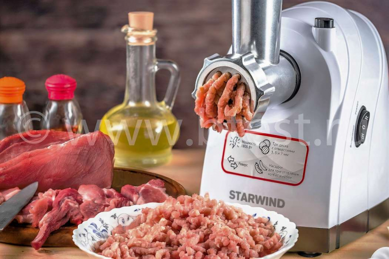 Мясорубка - STARWIND SMG2481 - для приготовления фарша, кеббе и колбасы