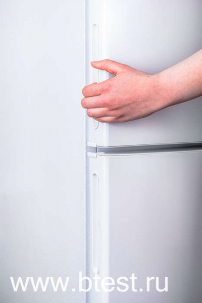 Холодильник Ascoli с диспенсером