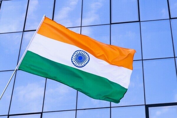 Индия хочет создать конкурента Android и iOS
