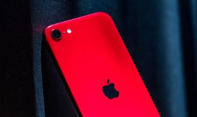 Apple завалит рынок дешевыми iPhone SE. Ждем «яблоко» за 200$