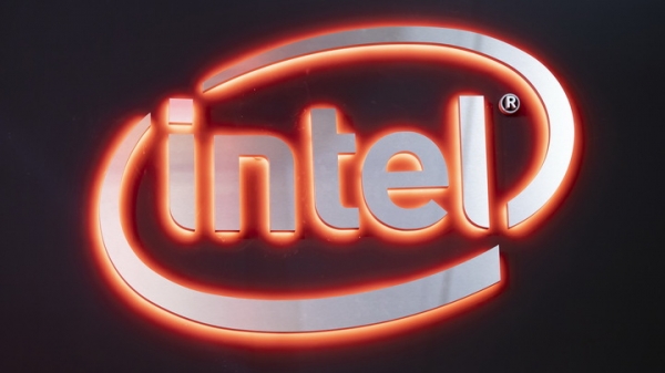 Intel приостановила бизнес в России
