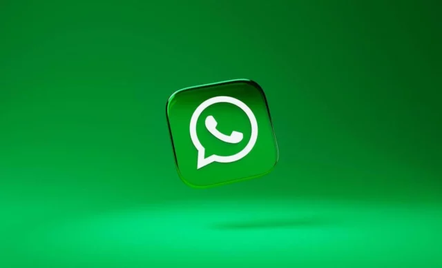 В WhatsApp появились реакции на сообщения, фишку подсмотрели в Telegram